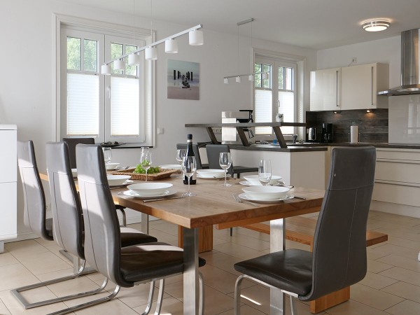  Essbereich und Küche