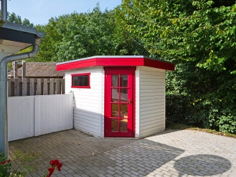 Die Außensauna von "Reethaus Nixe"