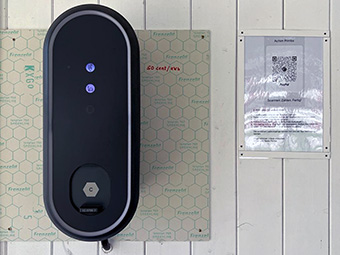 Eigene kostenpflichtige Wallbox für Elektroautos direkt im Carport